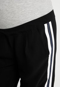 MAMALICIOUS Kalhoty - black