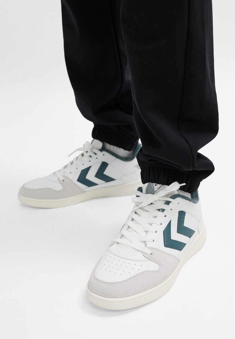 Hummel ST POWER PLAY PL - Clay court tennis shoes - white green