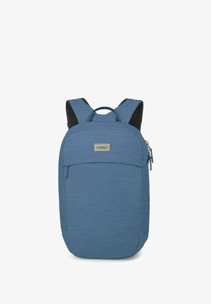 Zaino Blue Osprey con spallacci imbottiti, manico superiore e tasca frontale con cerniera su sfondo bianco.