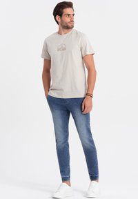 Ombre JOGGER - Džíny Slim Fit - light blue