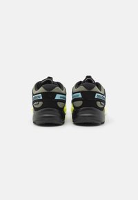 Salomon SPEEDCROSS WATERPROOF UNISEX - Scarpa da hiking - deep lichen green/black/safety yellow