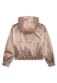 Hnědá kapucňová bunda s lesklým, texturovaným povrchem. Obsahuje opakující se geometrický vzor, elastické manžety a spodní lem se stahovací šňůrkou pro úpravu velikosti.