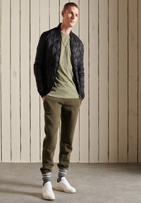 Superdry & Co VINTAGE LOGO  - T-shirt basic - hushed olive grit
