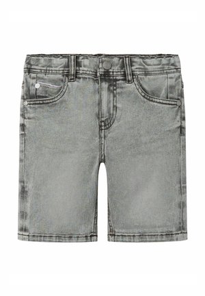 Grå falmede denimshorts med forlommer, bæltestropper og knappelukning i taljen, vist på en hvid baggrund.