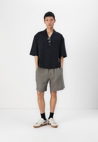 Thumbnail Image 3