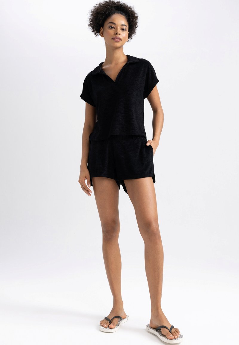 DeFacto Shorts zwart DeFacto Shorts zwart