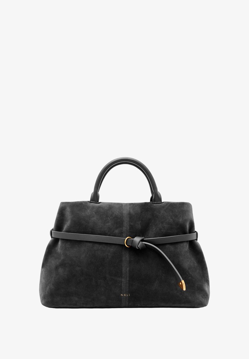 Schwarze Wildleder-Handtasche mit strukturiertem Design, ausgestattet mit einem oberen Griff, einem breiten Riemen um den Körper und goldfarbenen Hardware-Akzenten.