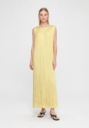 DAY Birger et Mikkelsen, WILL CRINKLED SURFACE - Robe longue - straw