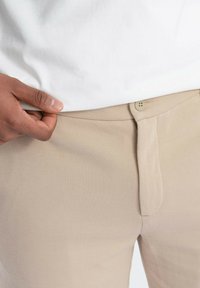 Ombre Shorts - sand