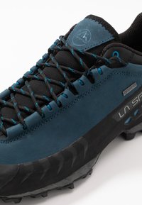 La Sportiva TX5 LOW GORE TEX - Sapatos de caminhada - opal/carbon
