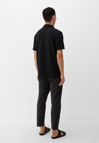 s.Oliver MIT FLAMM STRUKTUR - Poloshirt - schwarz