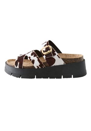 REGULAR FIT - FOREVER COMFORT BUCKLE DETAIL - Kontsaga tagant lahtised kingad - cow print