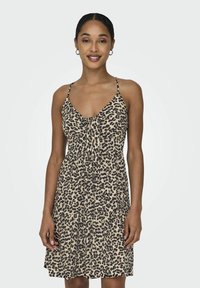 ONLY NORMAL GESCHNITTEN STELLBARE TRÄGER - Vestido informal - brown rice