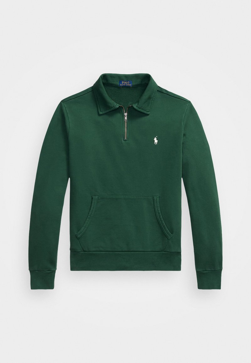 Tmavozelený pulover s dlhým rukávom a štvrť zipsom, predná kengurská kapsa a biele vyšívané logo Polo Ralph Lauren na ľavej hrudi.