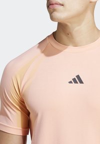 adidas Performance Sports T-shirt - light pink