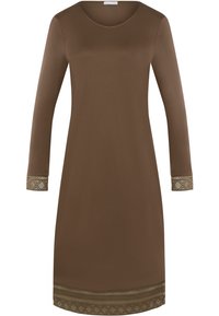 Brun långärmad klänning i mjukt material, med dekorativa mönstrade detaljer på ärmarna och fållen. Rund halsringning, rak silhuett.