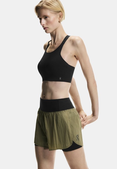 On PERFORMANCE VOLT - 2-in-1 shorts - safari — foto 5