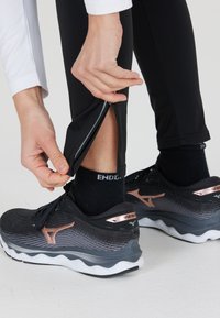 Endurance LAUF - Tygbyxor - black