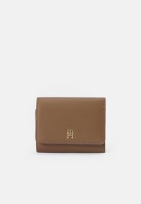 Επιλέχθηκε, nordic taupe