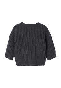Modell: Strickpullover, dunkelgraue Farbe, lockere Passform, kurze Ärmel, strukturierte Musterung, runder Ausschnitt, gerippter Saum und Bündchen.