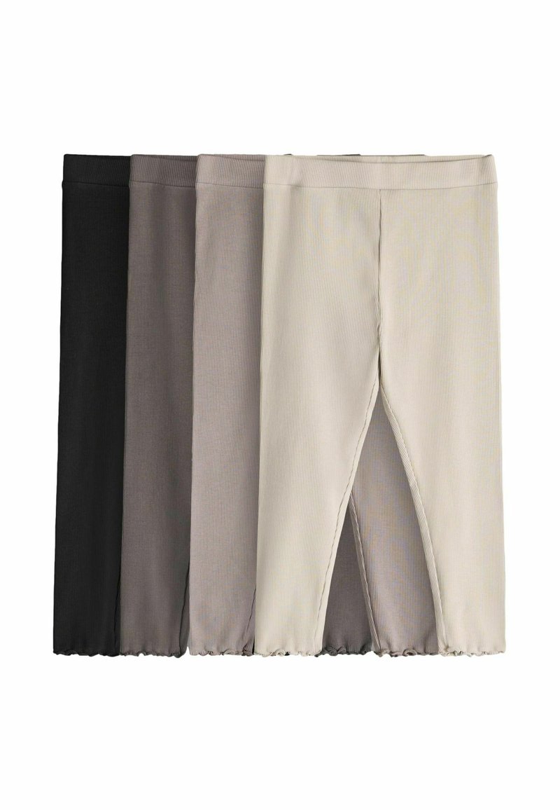 Conjunto de cuatro pares de leggings en negro, gris oscuro, gris claro y beige. Tela suave con cintura elástica y aberturas en los tobillos, textura acanalada.