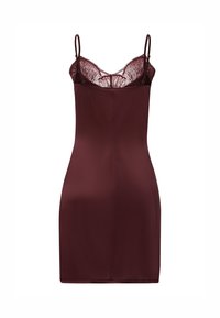 Abito slip bordeaux con spalline regolabili, dettagli in pizzo sul collo, tessuto morbido e silhouette aderente.
