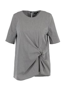 Top a maniche corte bianco e nero a scacchi con scollatura rotonda e dettaglio in nodo attorcigliato sul davanti. Tessuto liscio e leggero.