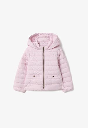 Chaqueta inflable rosa claro con capucha, cierre de cremallera, patrón acolchado horizontal, dos bolsillos delanteros y detalles de herrajes en tono plateado.