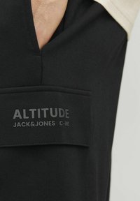 Jack & Jones Shorts - black