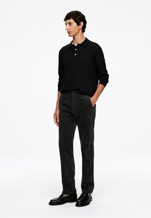 STRAIGH-FIT - Chinos - black