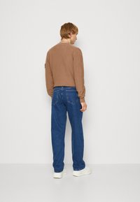 Calvin Klein Jeans 90S STRAIGHT - Ravne kavbojke - denim dark