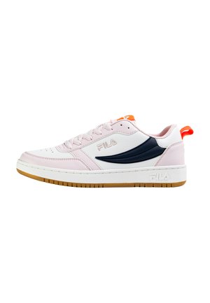 Różowo-białe trampki z cholewką ze skóry i materiału syntetycznego, z granatowym akcentem, teksturowaną podeszwą oraz pomarańczową pętelką na pięcie.