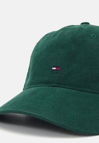 Tommy Hilfiger FLAG SOFT PANEL UNISEX - Șapcă - ornamental green