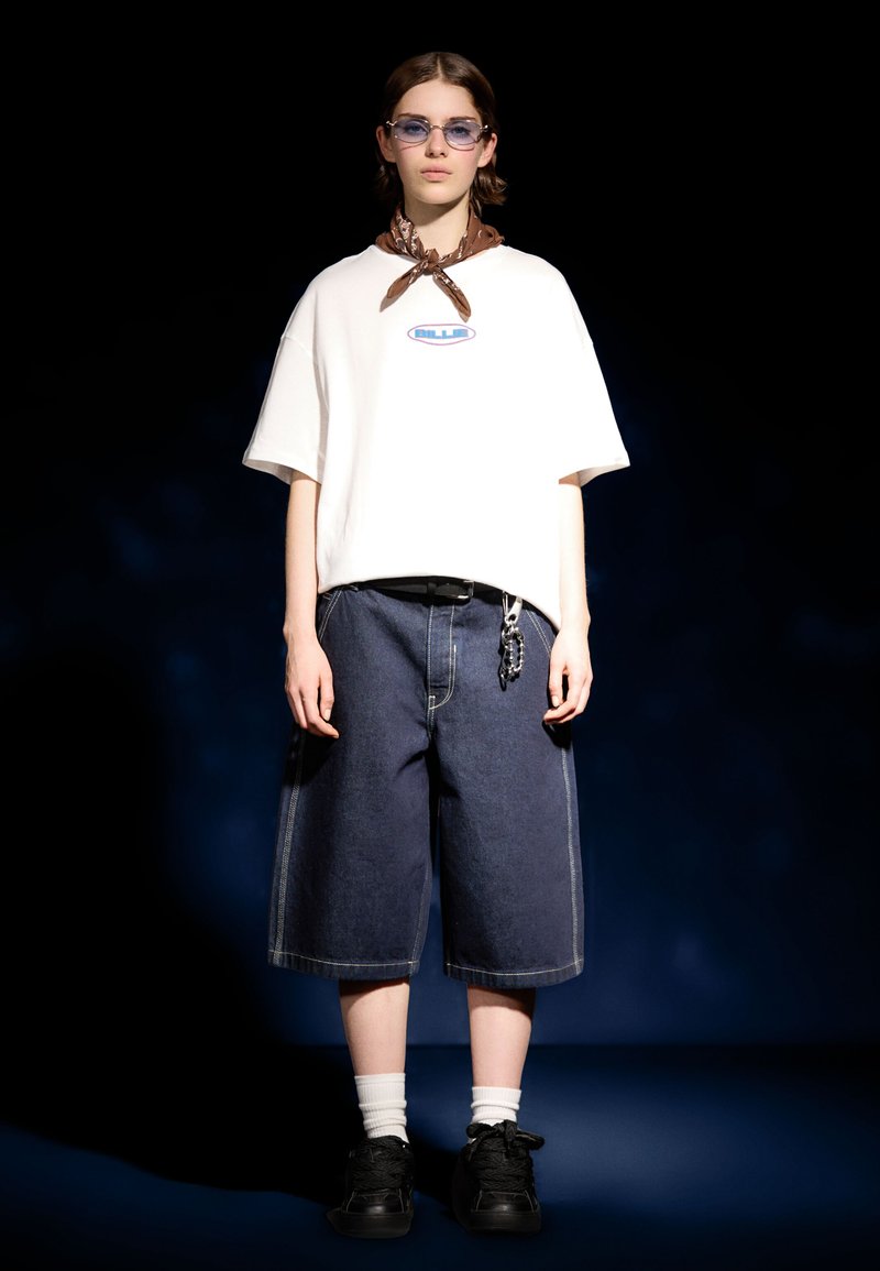 Bershka - BILLIE EILISH SHORT SLEEVE - T-shirt imprimé - white, Agrandir