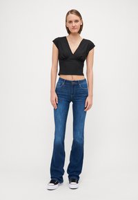 ONLY Tall ONLANN MID  - Džinsi ar paplatinātiem galiem - dark blue denim