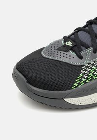 Nike Performance GT CUT ACADEMY - Basketsko - black/barely volt/anthracite