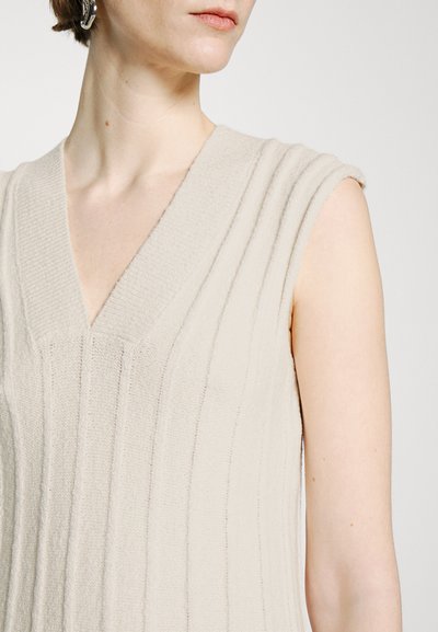 House of Dagmar WIDE DRESS - Φόρεμα-πουλόβερ - ivory