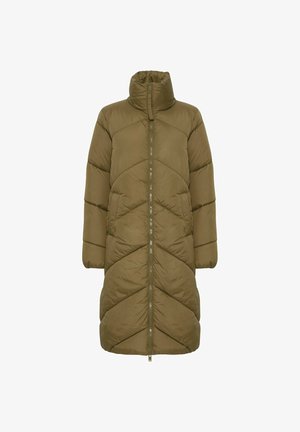 Giacca imbottita verde oliva con collo alto, chiusura frontale con zip a tutta lunghezza e motivo a chevron. Maniche lunghe e silhouette fino al ginocchio.