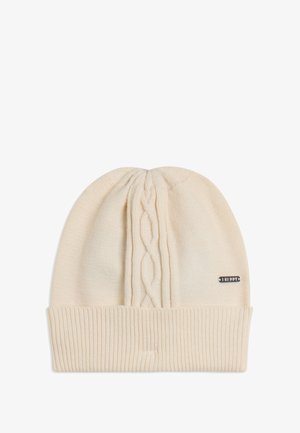 Berretto a maglia crema con risvolto a coste e un motivo a treccia sul corpo, caratterizzato da una piccola etichetta con logo sul lato. Texture morbida.
