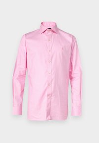 Herrskjorta med långa ärmar och knappar, i rosa och vita små rutmönster med spetsig krage på en enkel bakgrund.