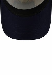 Marineblaues Baseballcap mit gebogenem Schild, ausgestattet mit einem halbtransparenten Netzpaneel an der Vorderseite und strukturierten Stoffdetails.