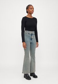 ONLY Petite ONLHUSH CORSAGE  - Kavbojke na trapez - dark blue denim overdyed