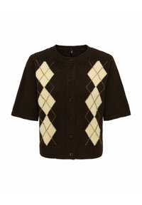 Cardigan brun à manches courtes avec un motif argyle crème et beige, doté d'un col rond et d'une fermeture boutonnée à l'avant.