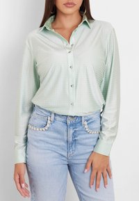 Guess ALLOVER-STRASS - Cămașă - verde acqua