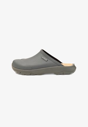 CORLAY M - Clogs - avocat