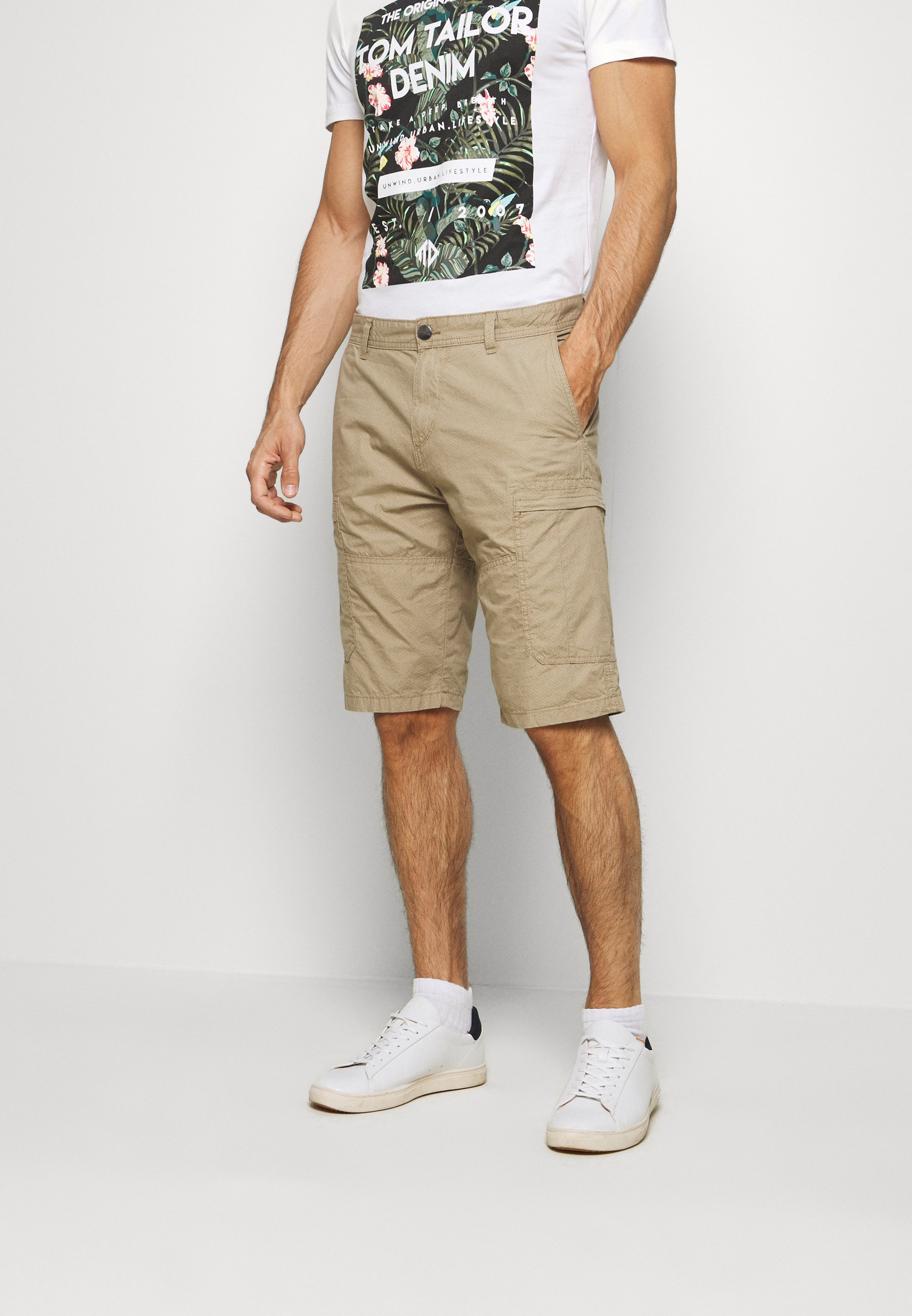 TOM TAILOR BERMUDA Shorts beige mini geo design Zalando.no TOM TAILOR BERMUDA - Shorts - blue mini geo design