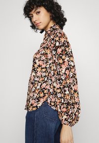 ONLY ONLAMELIA COLLAR  - Blusa com botões - black