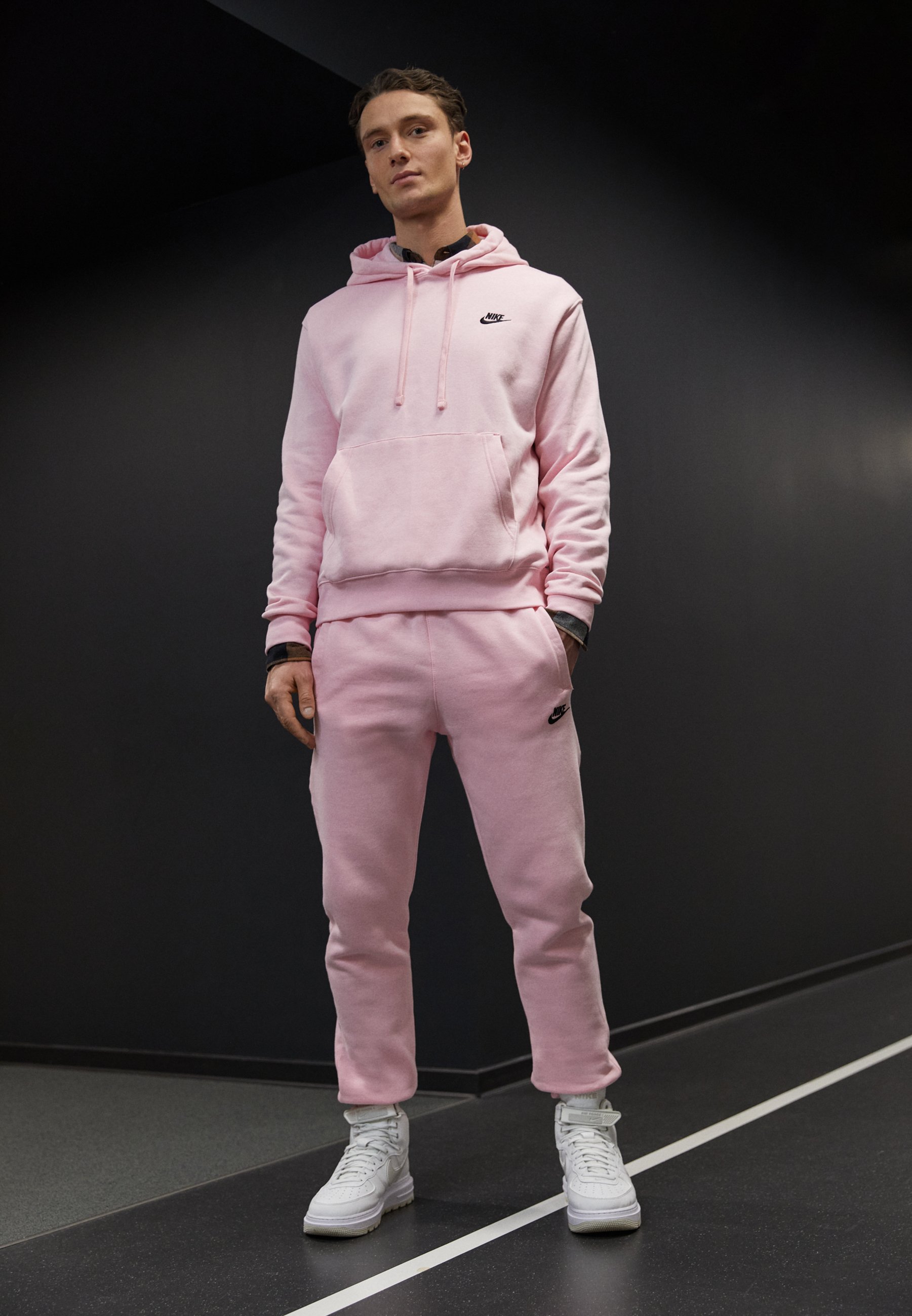 pink nike sweatsuit men