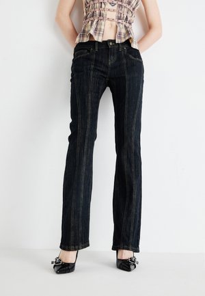 Jaded London COOPER DOUBLE SEAMED - Flared Jeans - denim