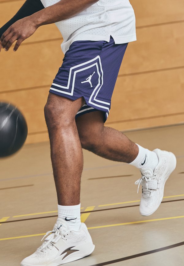 DIAMOND SHORT - Kurze Sporthose